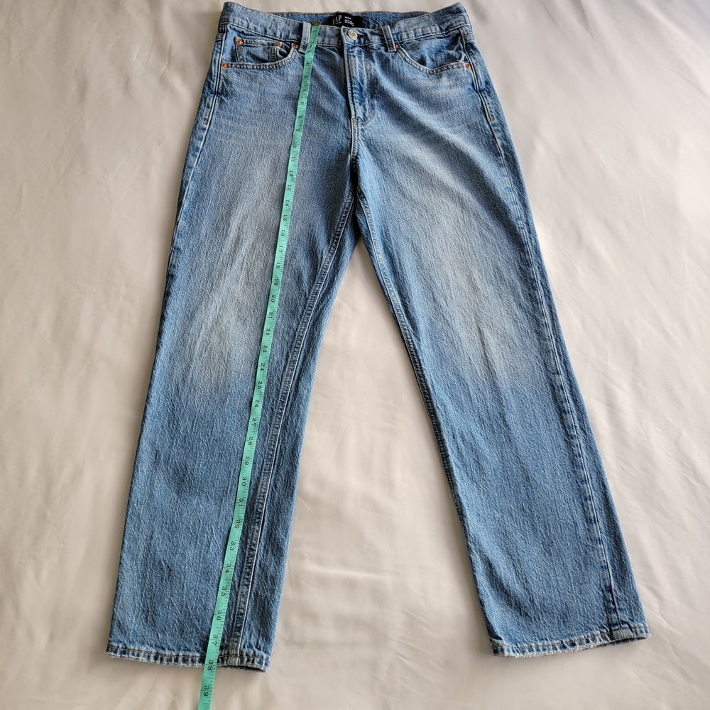 GAP Women’s Straight-Leg Jeans – Size 10 / 30R (Light Wash) - Picture 7 of 9